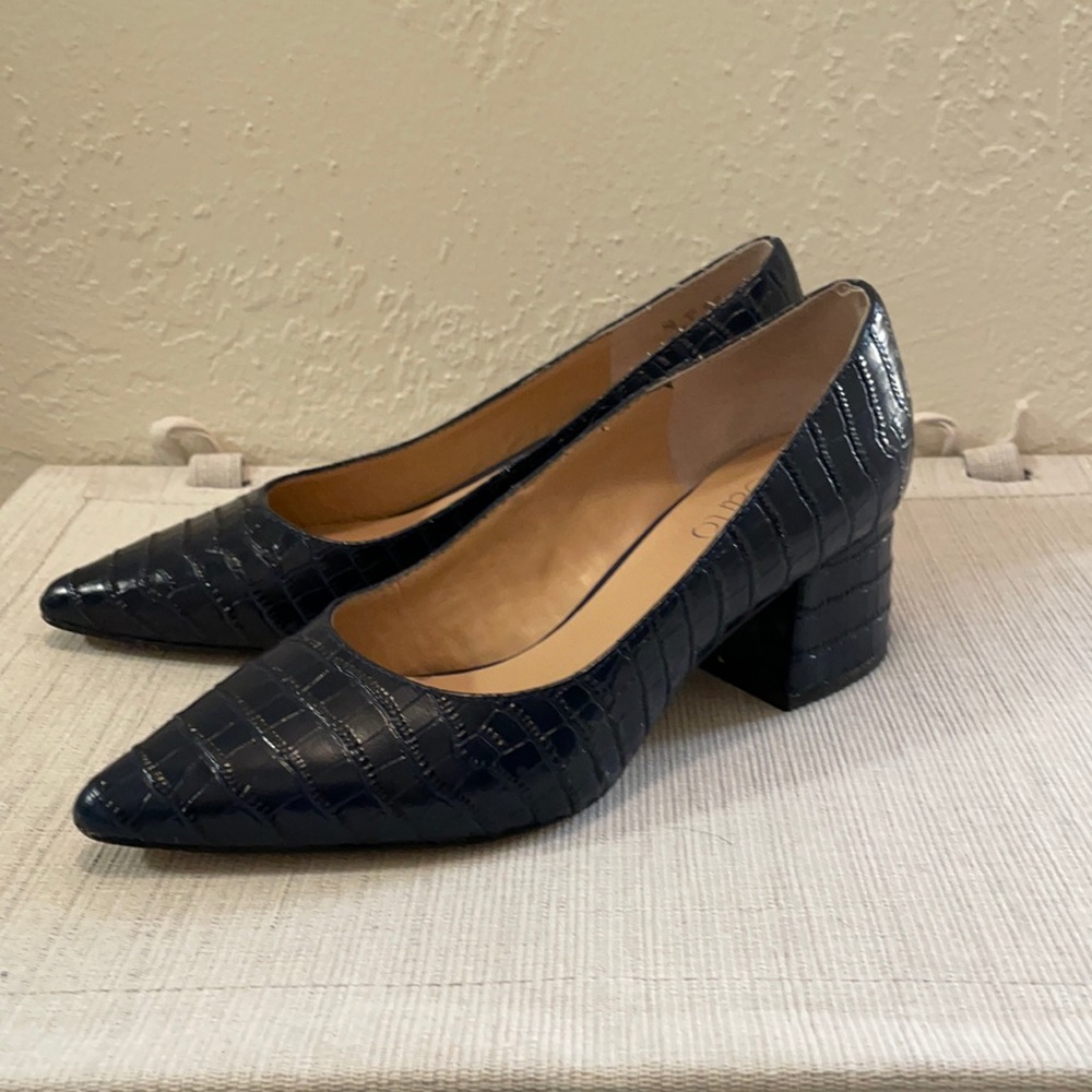 Franco sarto size 7 navy snake skin pump